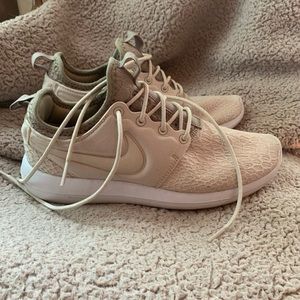 Nike Cream Snakeskin Print Sneakers SIZE 7